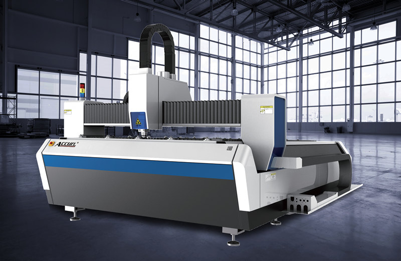700W Fiber Laser Cutting Machine para sa Pagbebenta ng Metal Steel Cutting 1500x3000mm